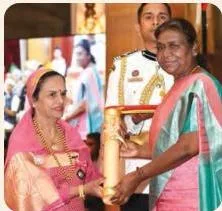 Rani Machaiah receiving the Padma Shri from President Droupadi Murmu in a 2023 award ceremony