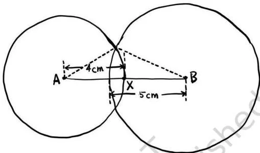 Two circles centred at the ends of an 8 cm base crossing at two points above and below the base, giving two candidate third vertices