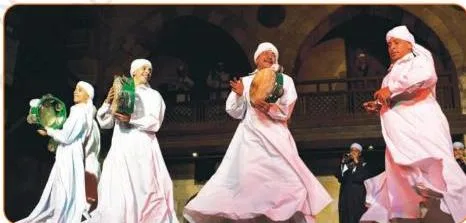 Warkari pilgrims singing bhajans together, illustrating the devotional Bhakti tradition