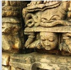 The Thilluvaluvar sculpture at Kanyakumari, a monumental stone figure photographed as the starting point for a story